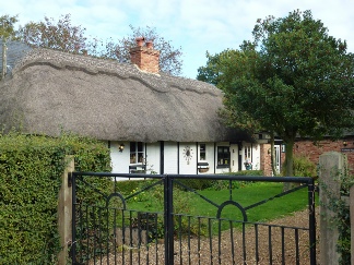 A thatched cottage in Ludgershall.